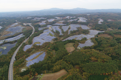 軽米東ソーラー発電所全景